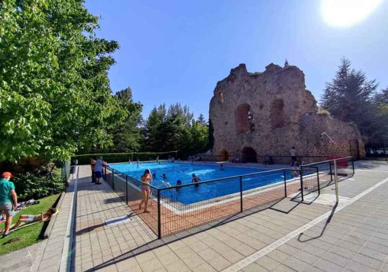Vecinos de Soria reclaman soluciones urgentes para abrir piscina del castillo