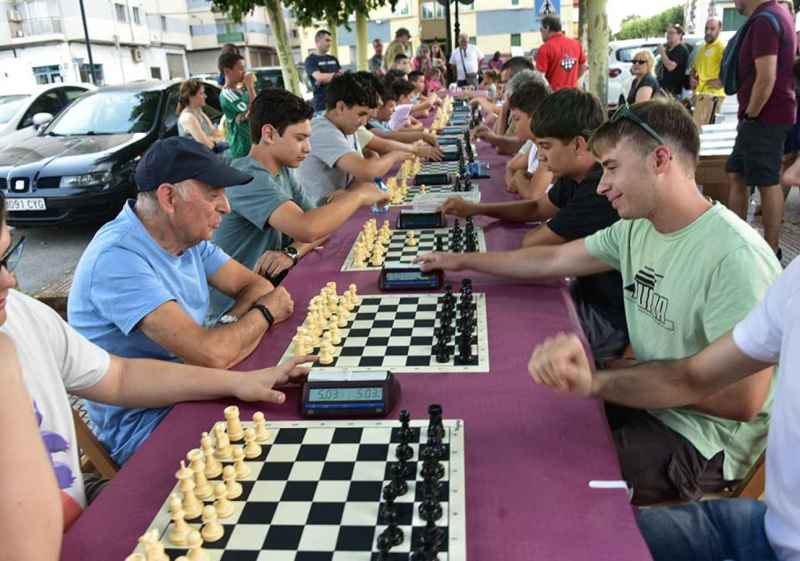 Torneo de ajedrez en fiestas de la Barriada, en Soria