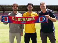 El agredeño Iván Martínez defenderá portería del Numancia 2026-27