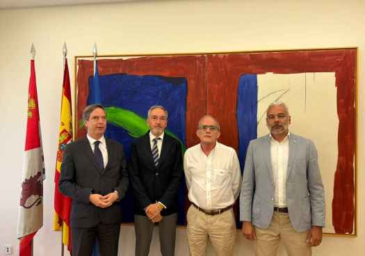 Díaz Pico ofrece colaboración para abordar principales retos del deporte federado