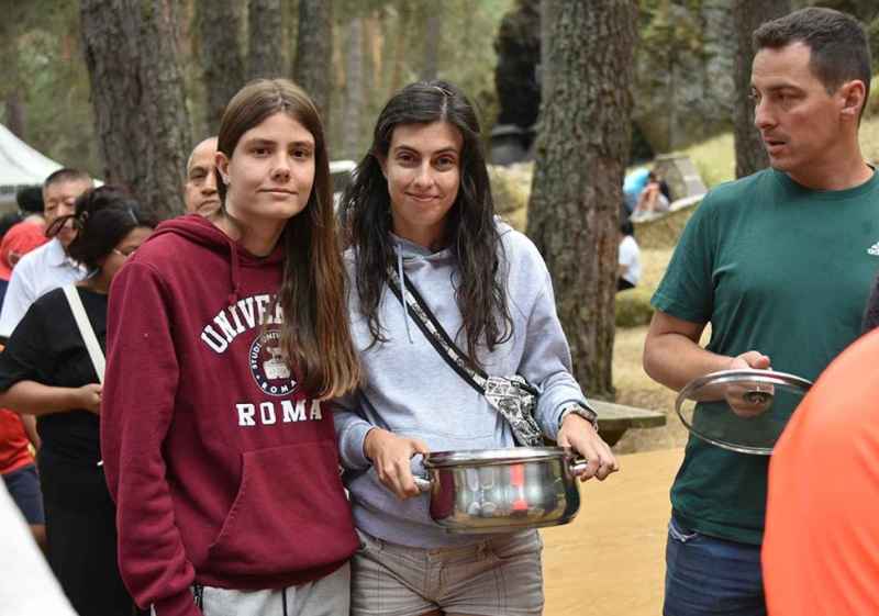 San Leonardo despide, con caldereta popular, sus fiestas de Santa María Magdalena