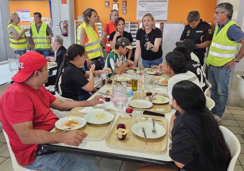 La Junta coordina atención social y sanitaria de 2.838 personas afectadas por incendio de Ávila 