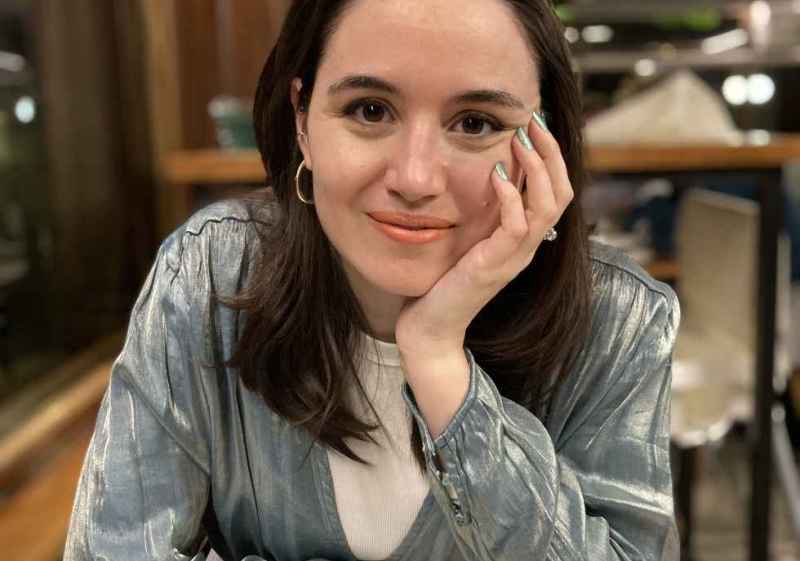 Lara Algarabel debuta en Expoesía con antología que explora frontera entre lo fantástico y lo humano