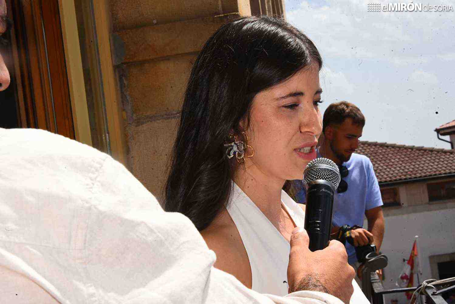 La pregonera de las fiestas de Covaleda reivindica el orgullo de estudiar en medo rural