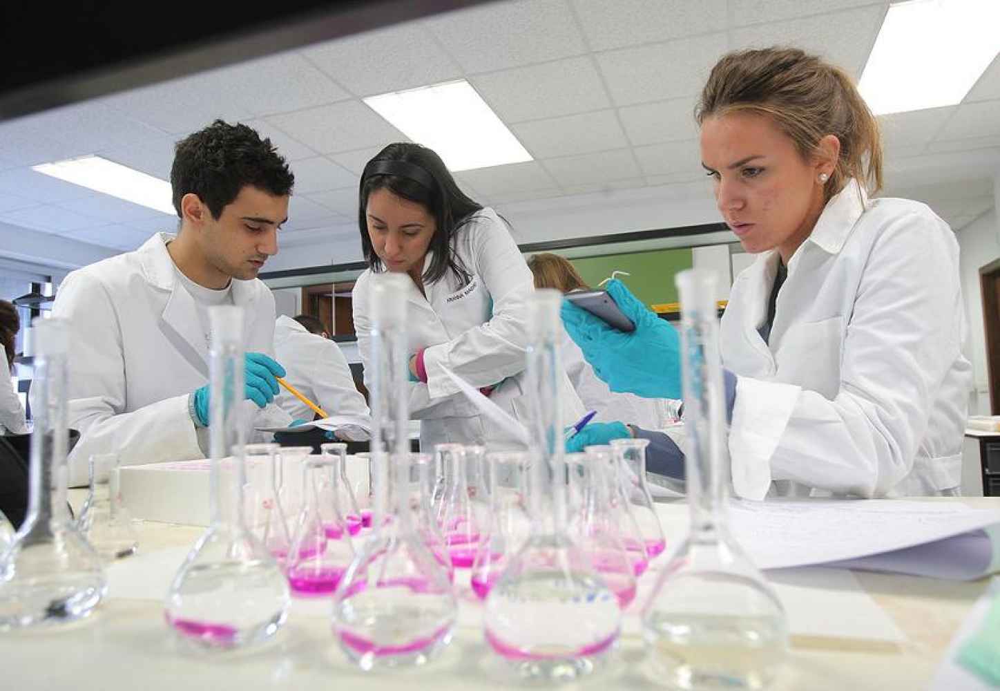 Sanidad oferta 12.850 plazas de Formación Sanitaria Especializada para 2027