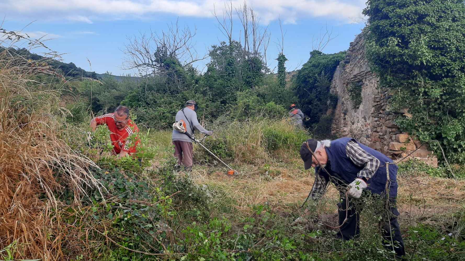Vozmediano recupera ermita de San Sebastián y su romería y organiza II exposición de fotografías antiguas 