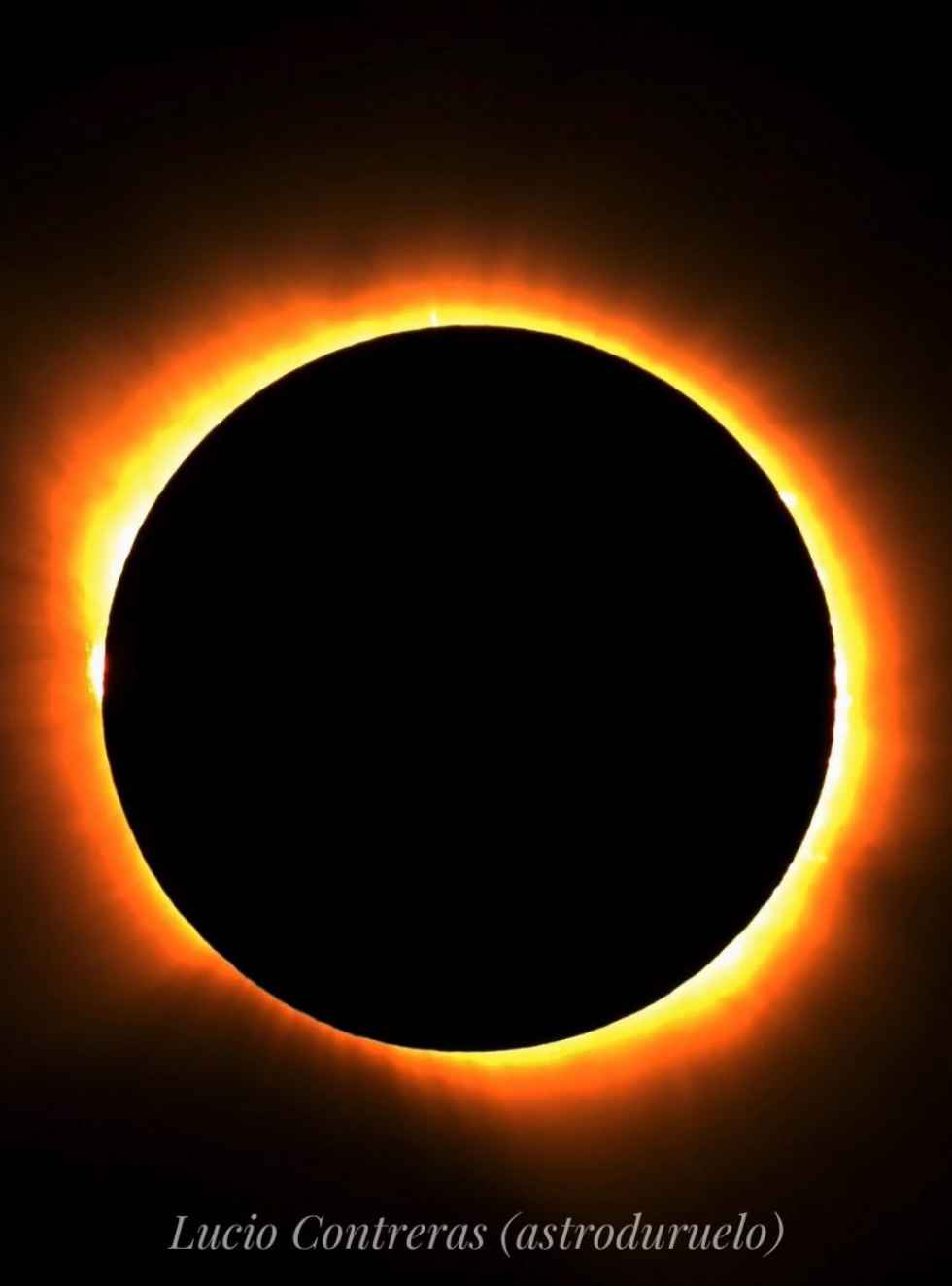 Las imágenes del eclipse solar captadas desde Soria por Lucio Contreras