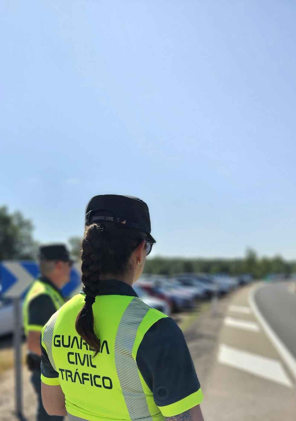 Denunciado conductor de autobús por usar móvil al volante