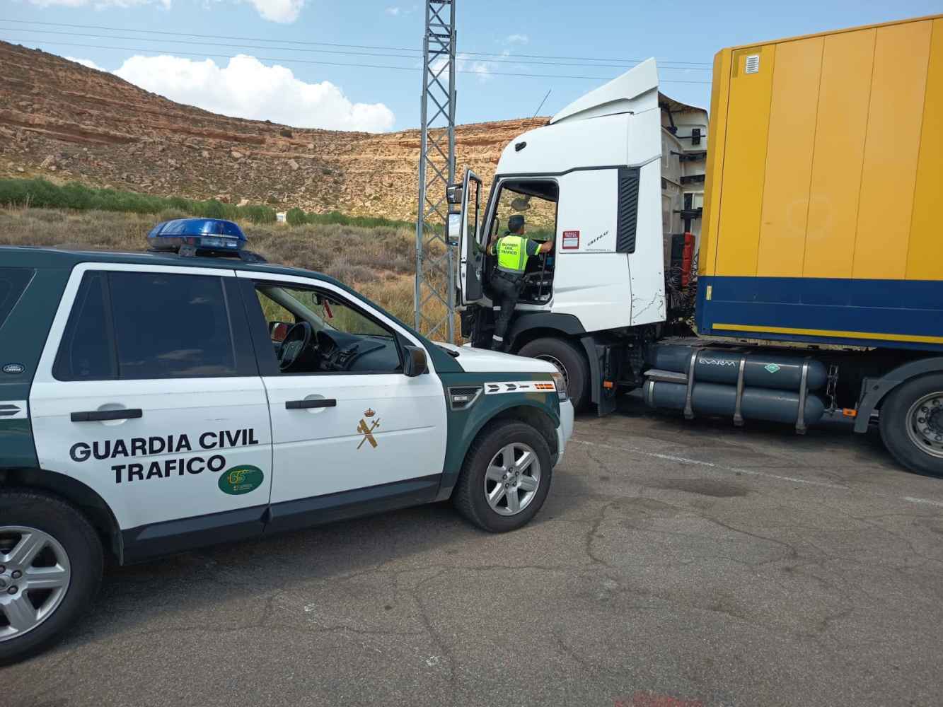 Conductor de vehículo pesado, investigado por cuadruplicar tasa de alcohol permitida