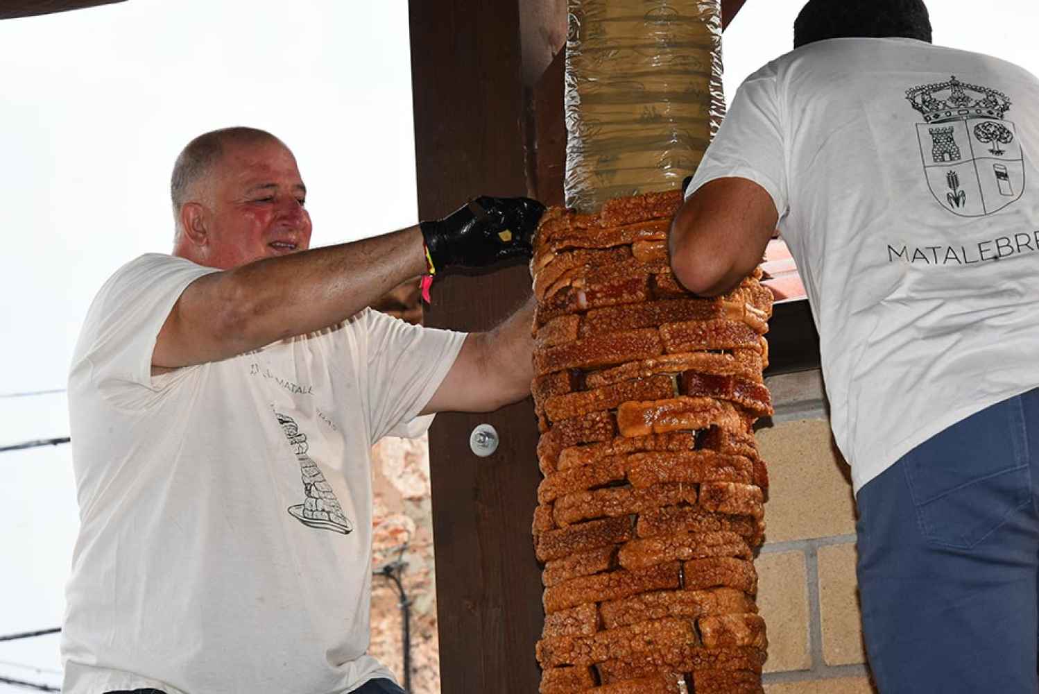 Matalebreras bate de neuvo récord de altura de una torre de torreznos