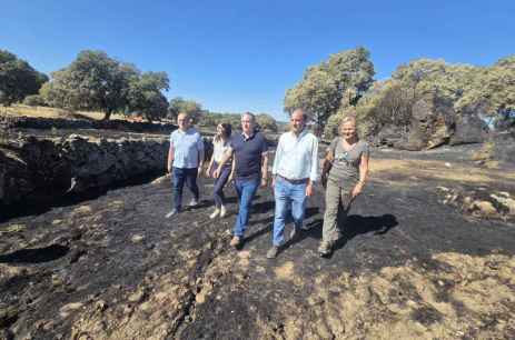 La Junta comenzará este lunes reparto de paja y forraje para zonas afectadas por incendio de Fermoselle 