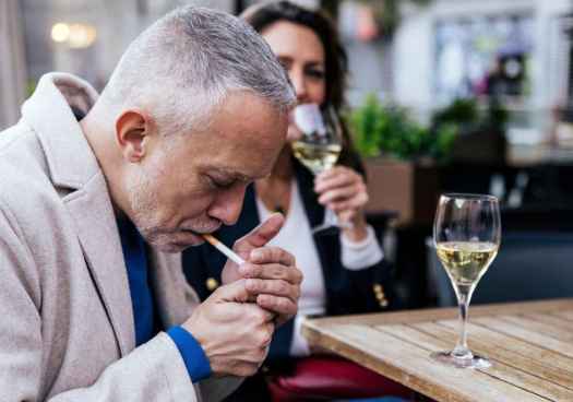 El proyecto de ley del tabaco amplía espacios sin humo a terrazas y playas