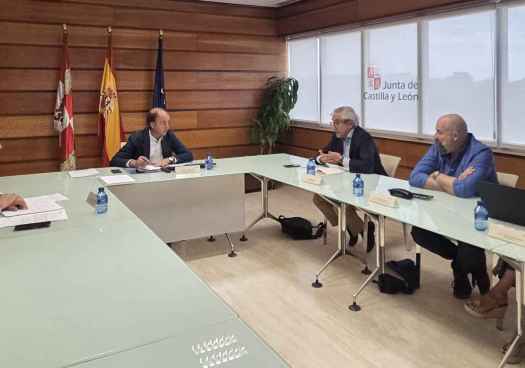 La Junta refuerza coordinación del suministro de vacunas frente a Newcastle 
