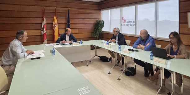 La Junta refuerza coordinación del suministro de vacunas frente a Newcastle 