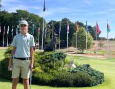 Buena actuación de golfista Enzo Jiménez en Internacional de Inglaterra Sub-14 