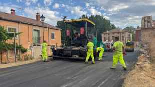 El Burgo trabaja en pavimentaciones de seis localidades agregadas