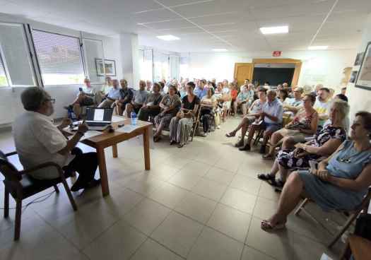 Gratitud y lleno absoluto en Huerta para escuchar a uno de los guardianes de su patrimonio