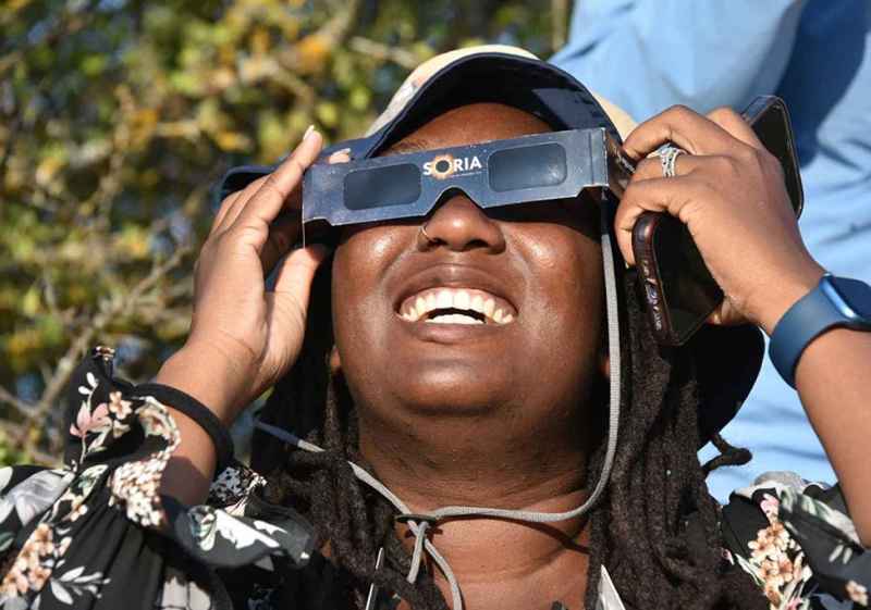 Soria observa el eclipse solar total desde Valonsadero