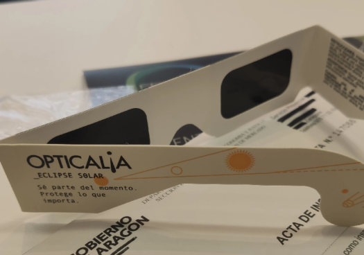 Ordenan retirar seis modelos de gafas para eclipse solar por riesgo de lesiones oculares