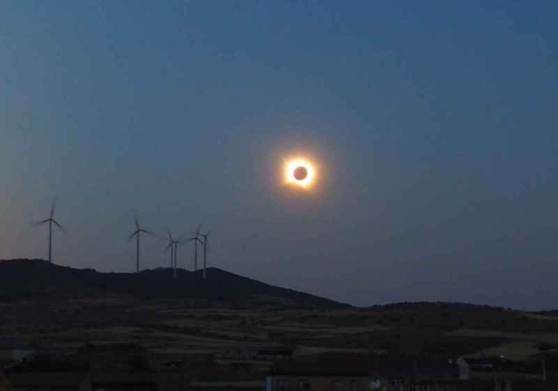 Ágreda agradece colaboración para vivir "momento único" con eclipse solar