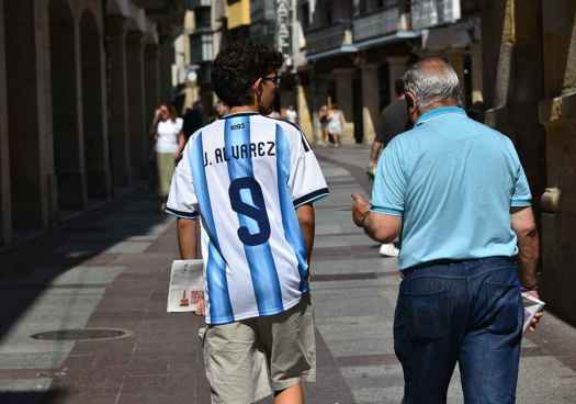 Paseo por una Soria que se multiplica en verano