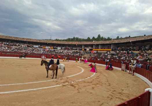 Tarde larga y de poco contenido para abrir la feria taurina de El Burgo de Osma