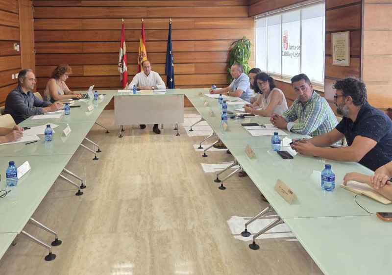 La Junta aborda con organizaciones profesionales medidas para mejorar rentabilidad del sector apícola 