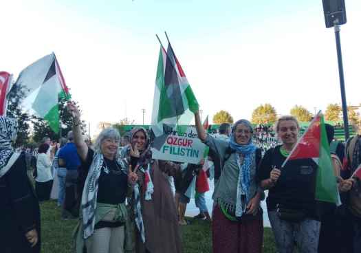 Una soriana retenida en puesto fronterizo con Irak en convoy civil humanitario a Palestina