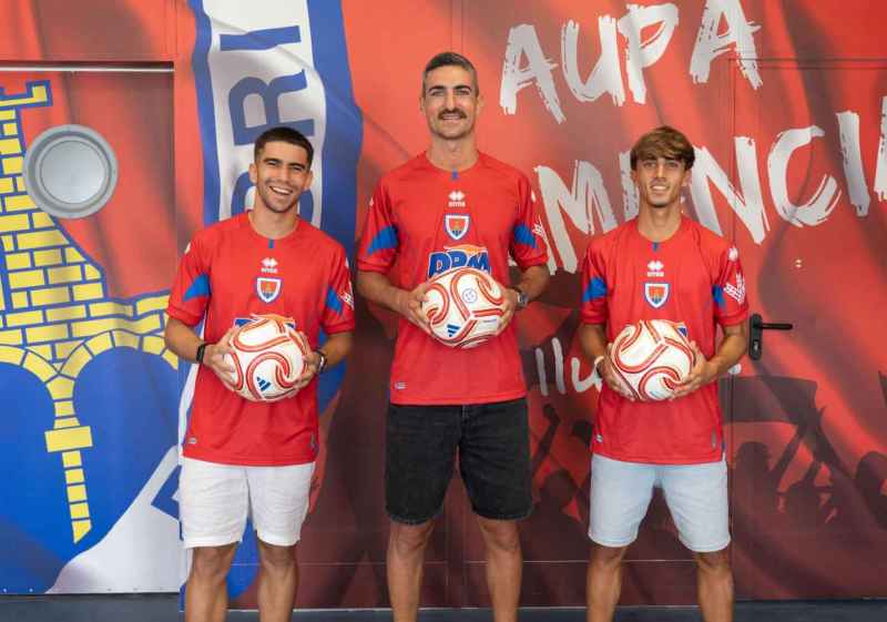 El Numancia presenta a Iker León, Borja López y Seba Flores, sus tres últimos fichajes