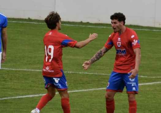 El Numancia remonta al Utebo con goles del delantero canario Iker León