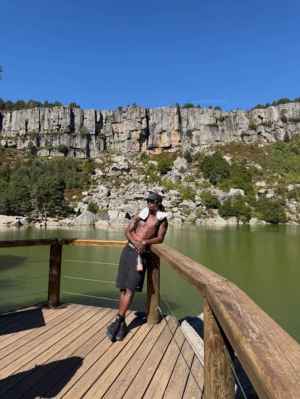 El futbolista madridista Camavinga visita la Laguna Negra de Urbión