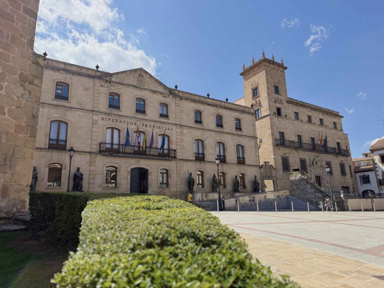 Diputación se adhiere a convocatoria de FEMP para apoyar a Ceuta