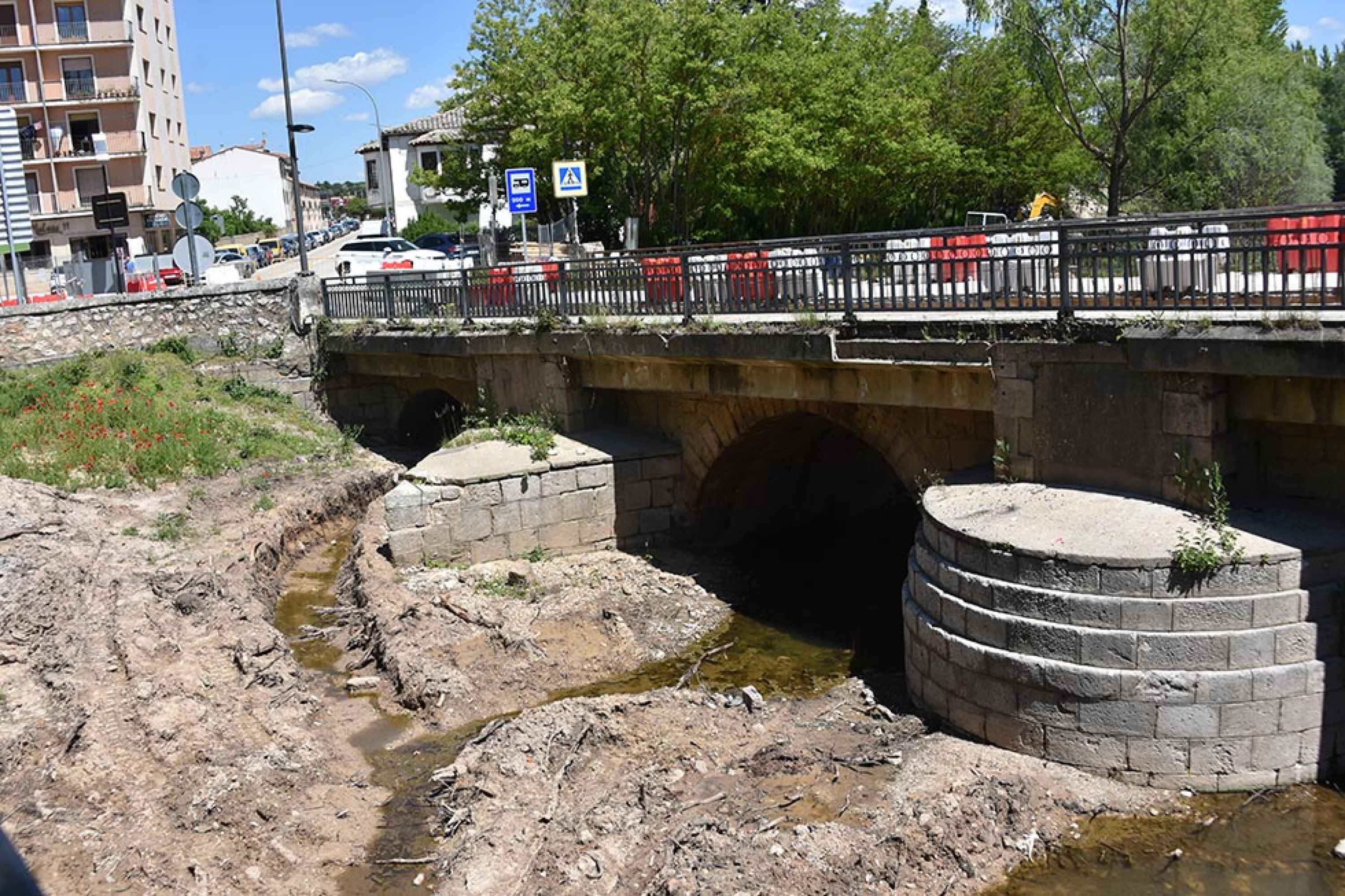 Dos heridos en accidente laboral en obras del puente de Almazán