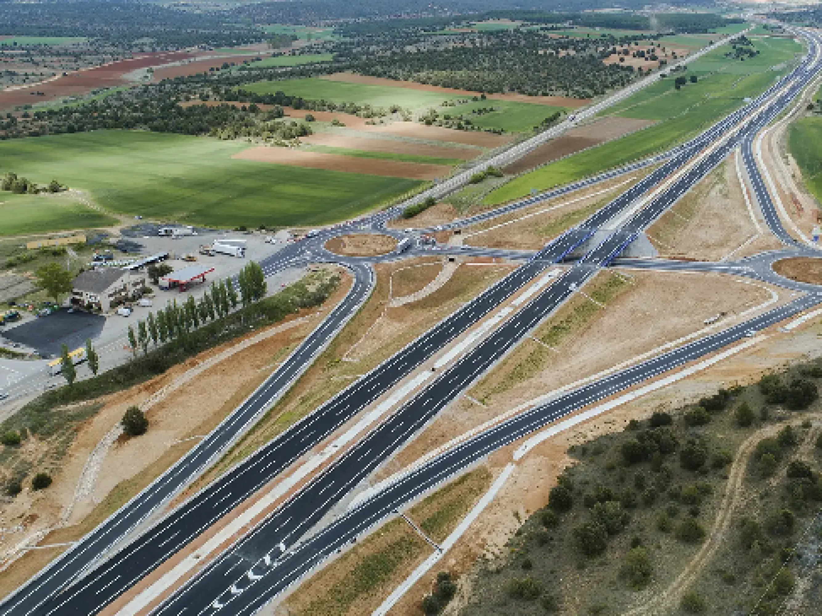 Tres heridos en vuelco de turismo en A-11, en Venta Nueva