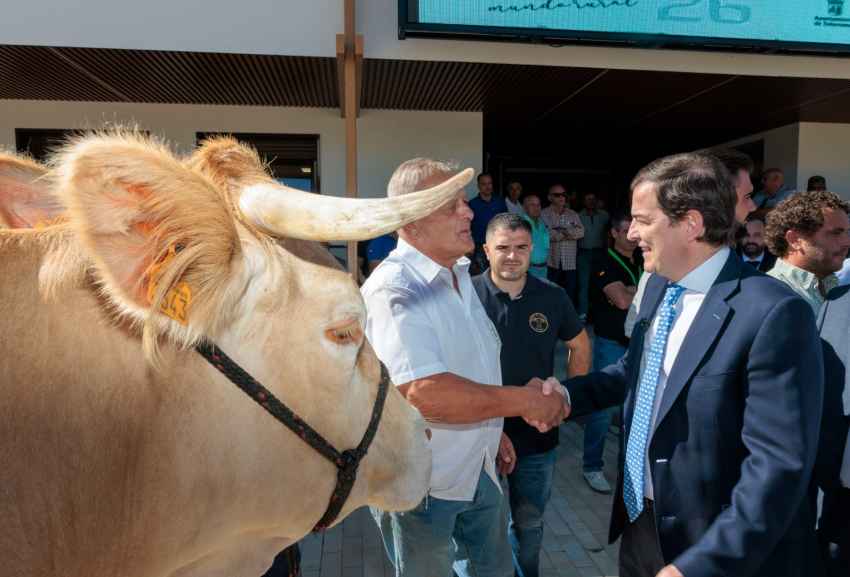 Mañueco reafirma apoyo al sector primario con más presupuesto en 2027