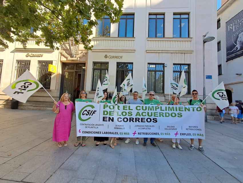 CSIF se concentra en Castilla y León para exigir a Correos más plantilla y menos precariedad 