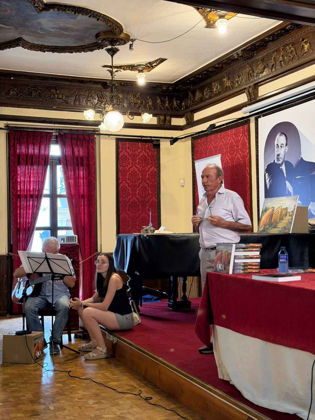 Quintanas Rubias de Arriba presenta su fotolibro "El generoso equipo del Sí"