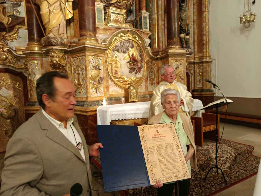 Almenar de Soria celebra centenario de su vecina Adoración Morales Laseca 