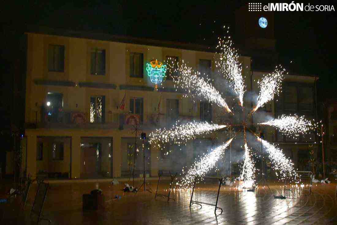 Almazán salva su espectacular espectáculo pirotécnico de la Bajada de Jesús
