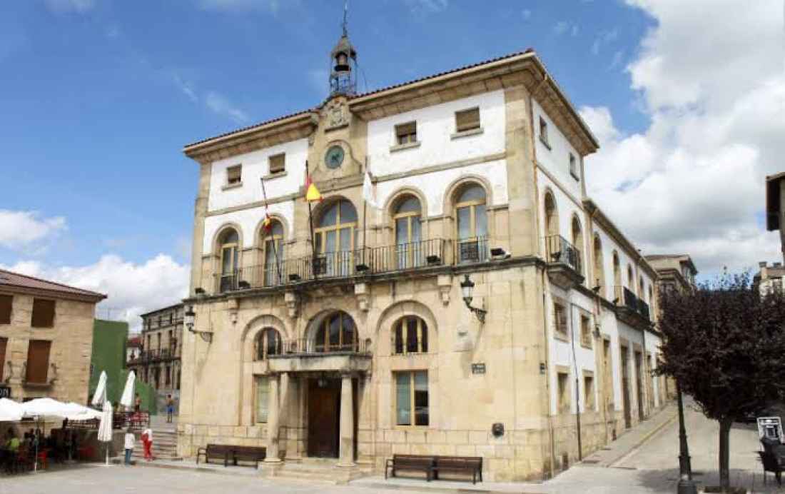 Covaleda convoca plaza de administrativo contable y crea una bolsa de empleo 