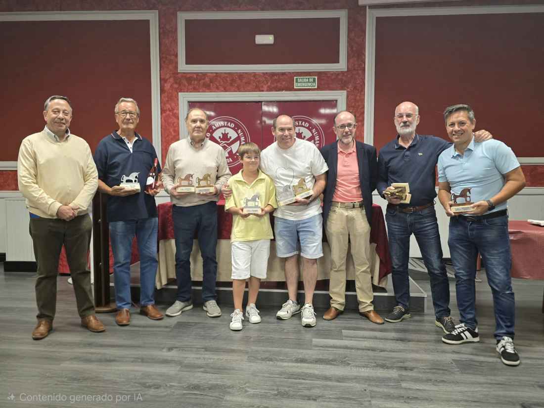 El Círculo Amistad Numancia premia a campeones de sus torneos de billar