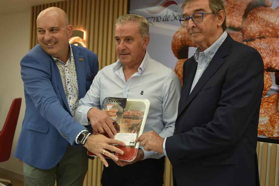 Torrezno de Soria luce su etiqueta 30 millones en Sierra de Toranzo
