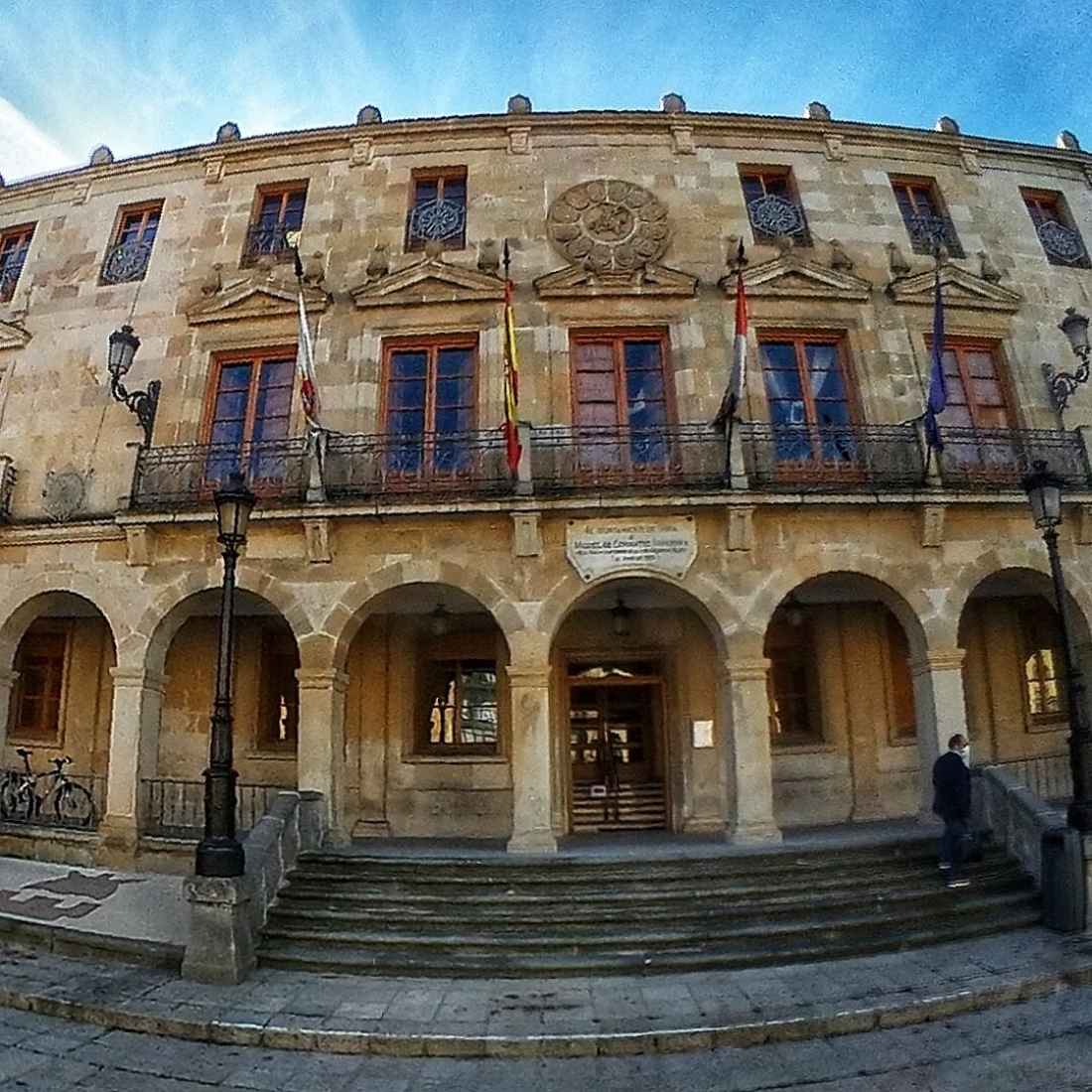 El Procurador del Común exige apertura urgente de Mesa de Negociación en Ayuntamiento