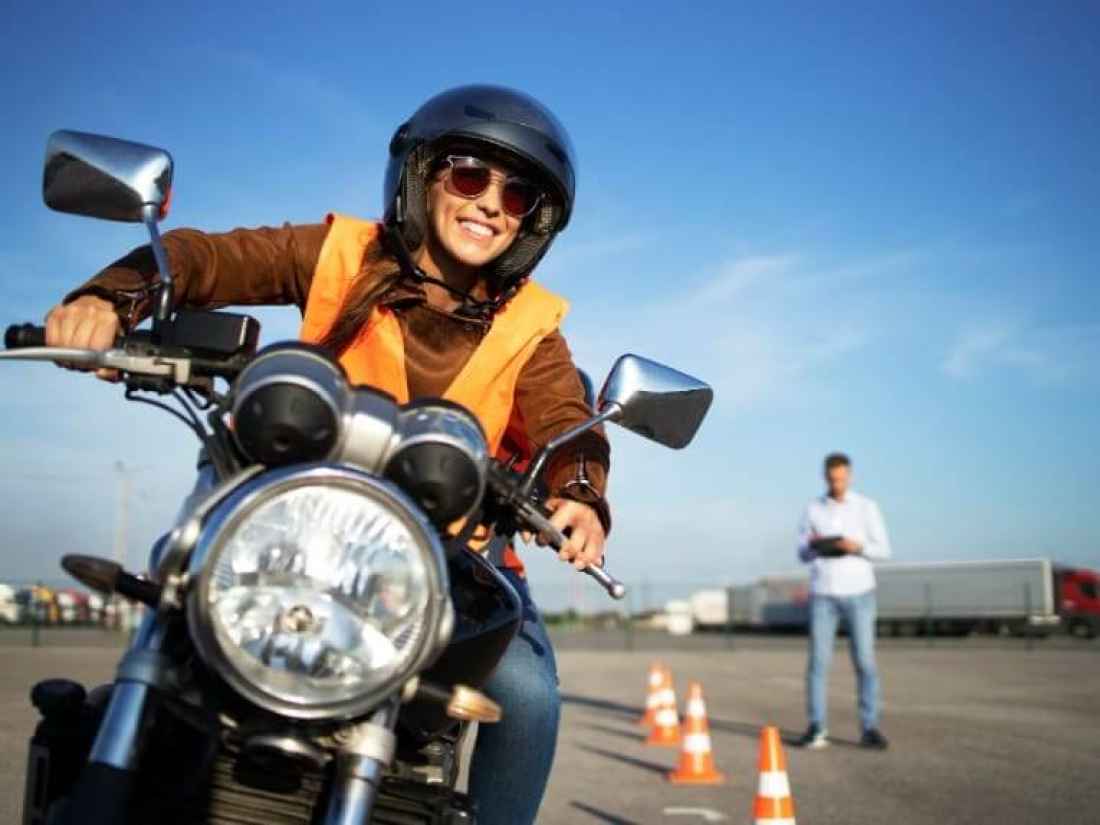 La equipación de los motoristas cambia a partir del 1 de octubre