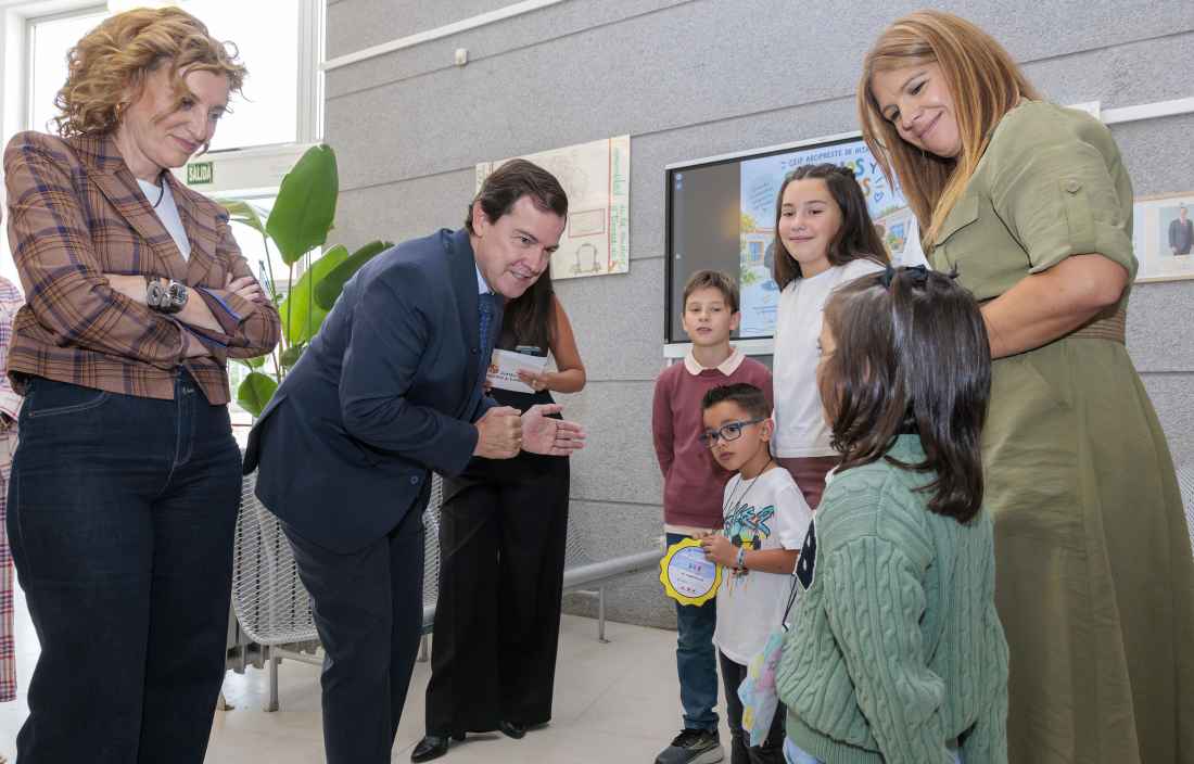 Mañueco anuncia nuevas medidas para mejorar la educación en Castilla y León