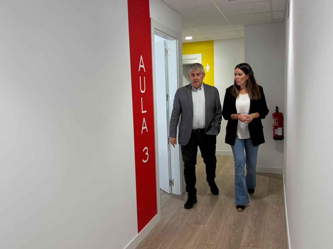 El alcalde Javier Antón visita la nueva sede de Los Royales