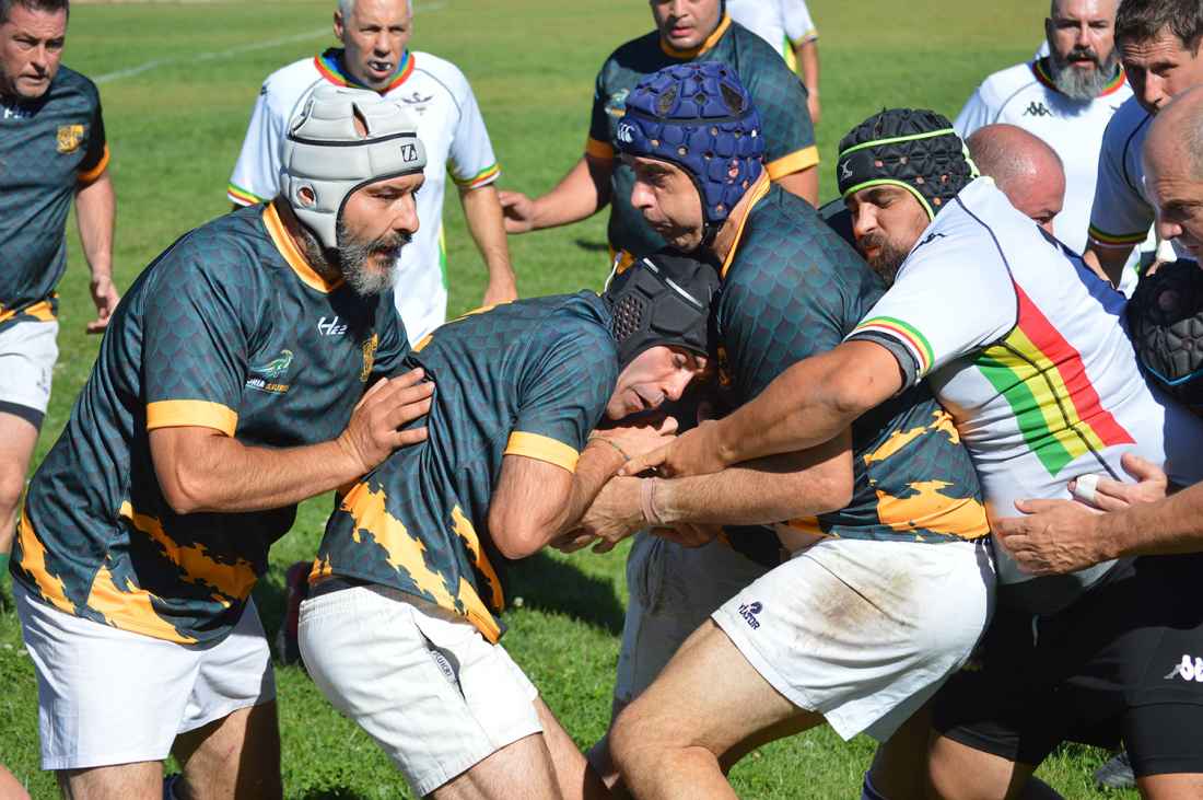 Rugby, reencuentros y buen ambiente para los Soria Saurios en Aranda  
