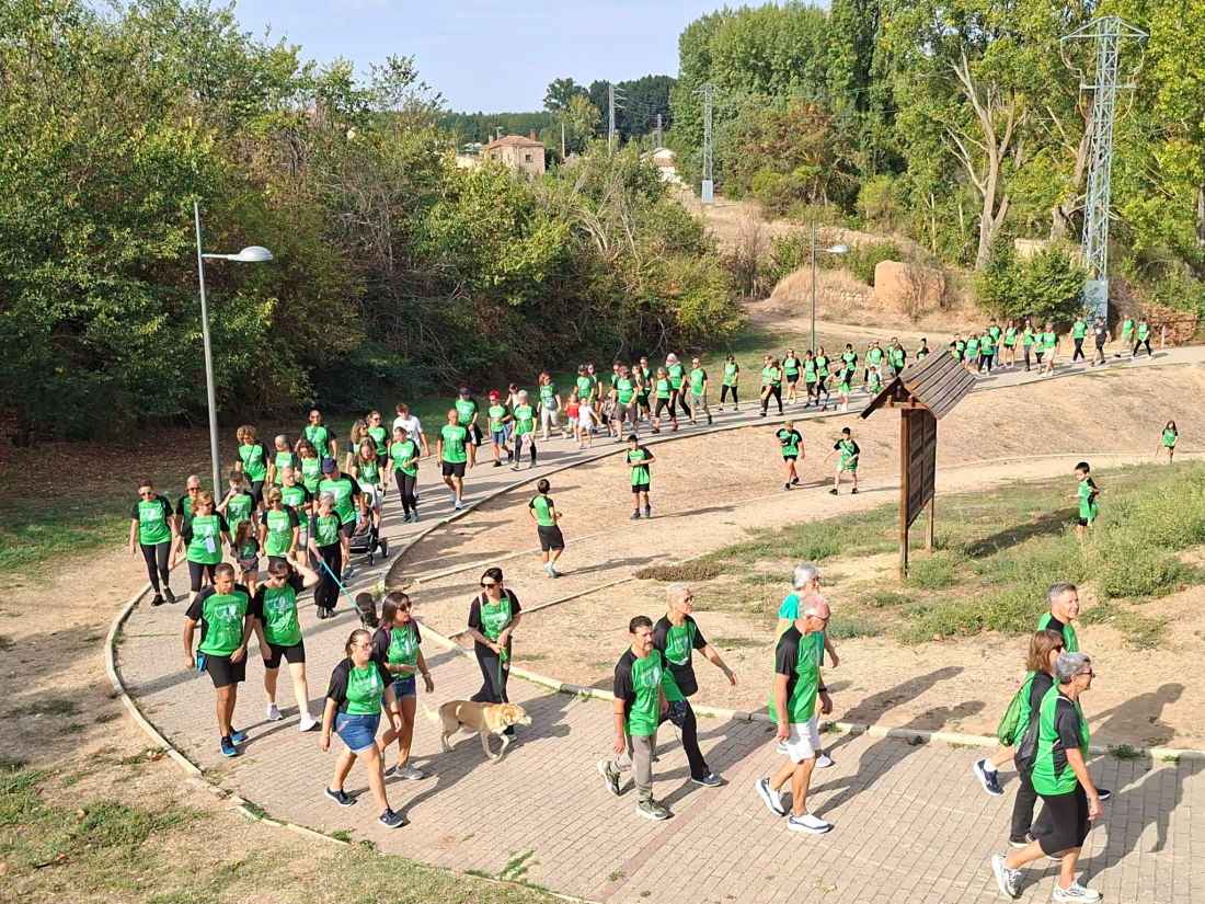 Casi 600 adnamantinos marchan contra el cáncer