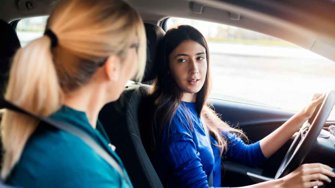 Los jóvenes podrán solicitar hasta 15 de enero ayudas para obtener permiso de conducción