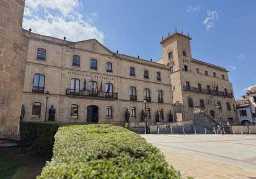 Diputación se adhiere a convocatoria de FEMP para apoyar a Ceuta